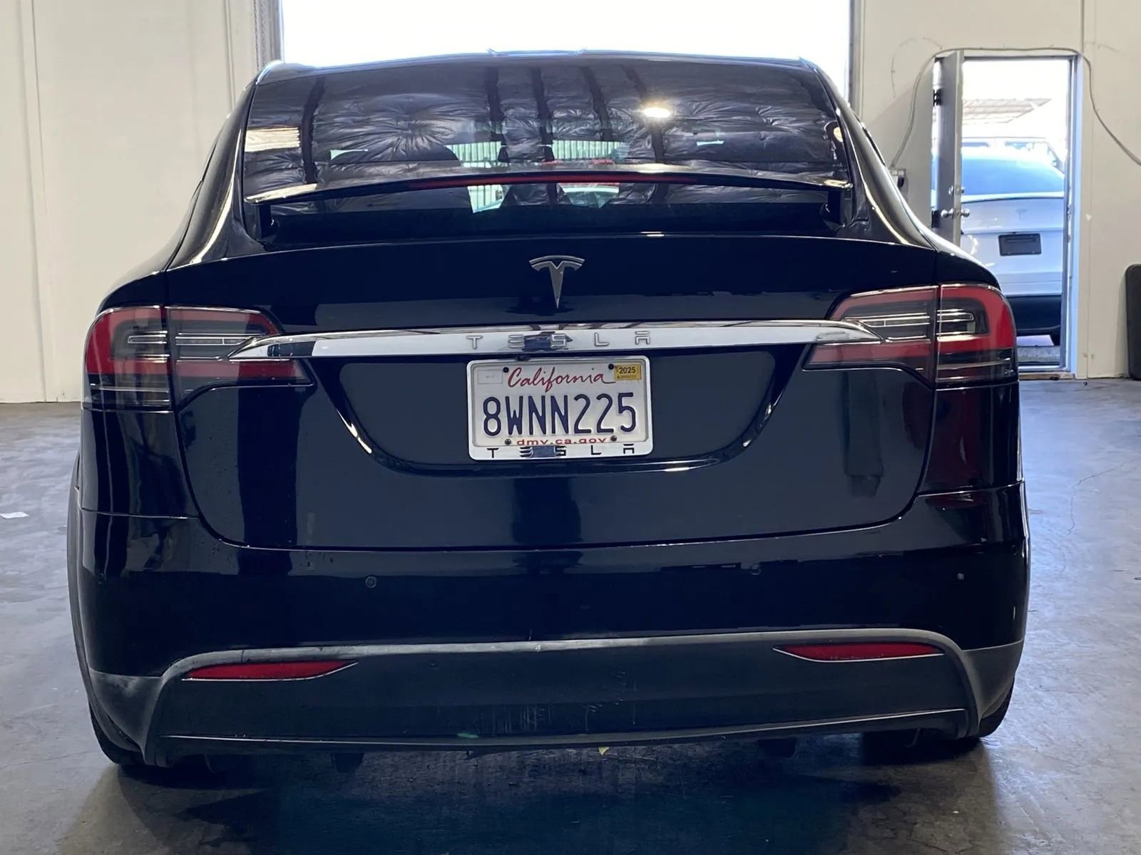 Used 2017 Tesla Model X 75D AWD/4WD image 3