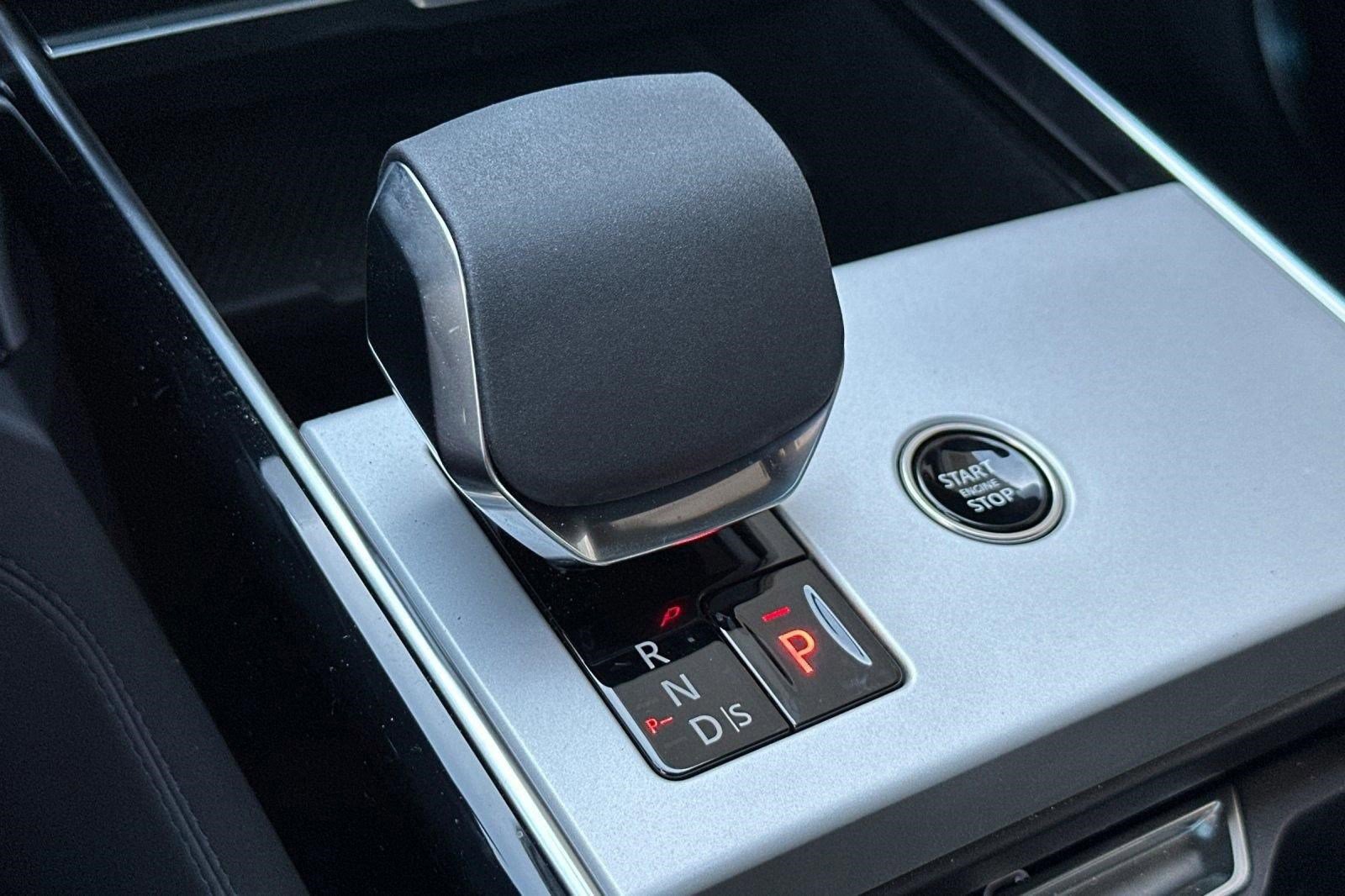 Used 2025 Land Rover Range Rover SE AWD/4WD image 17