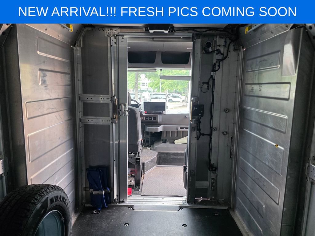 Used 2024 Chevrolet Brightdrop 400 w/ Commercial Equipment Package AWD/4WD image 13