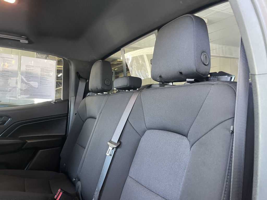 Used 2025 Chevrolet Colorado W/T AWD/4WD image 7
