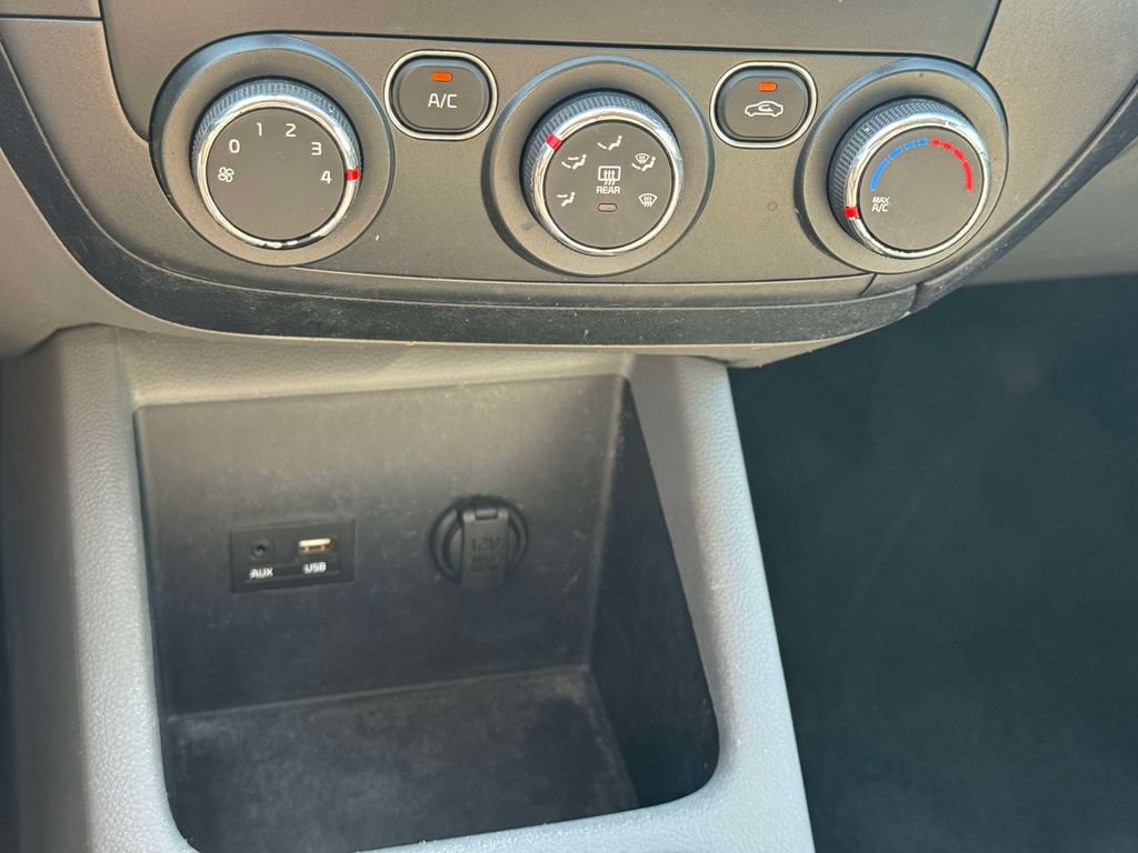 Used 2017 Kia Forte LX FWD image 25