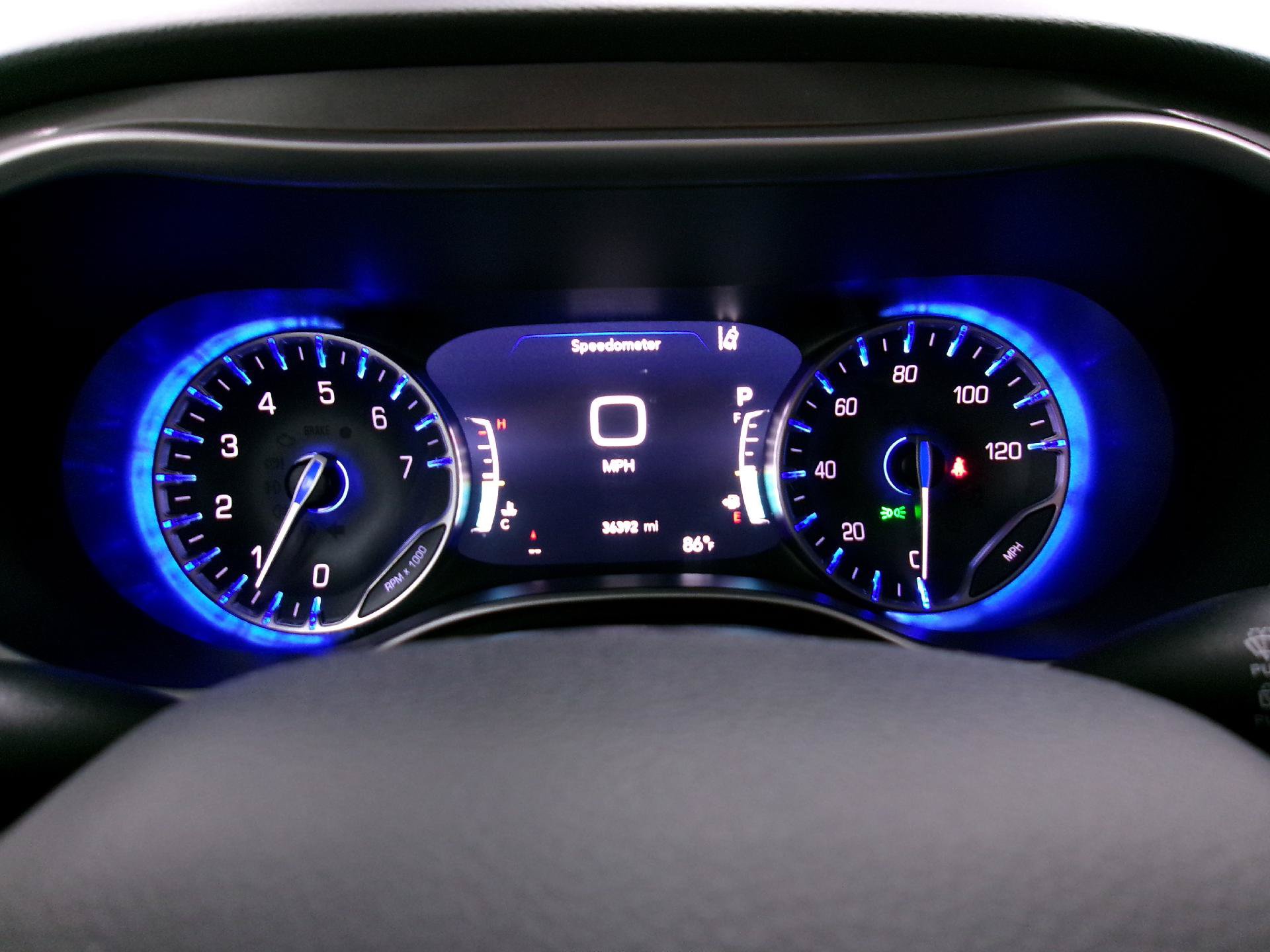 Used 2024 Chrysler Pacifica Touring-L FWD image 7