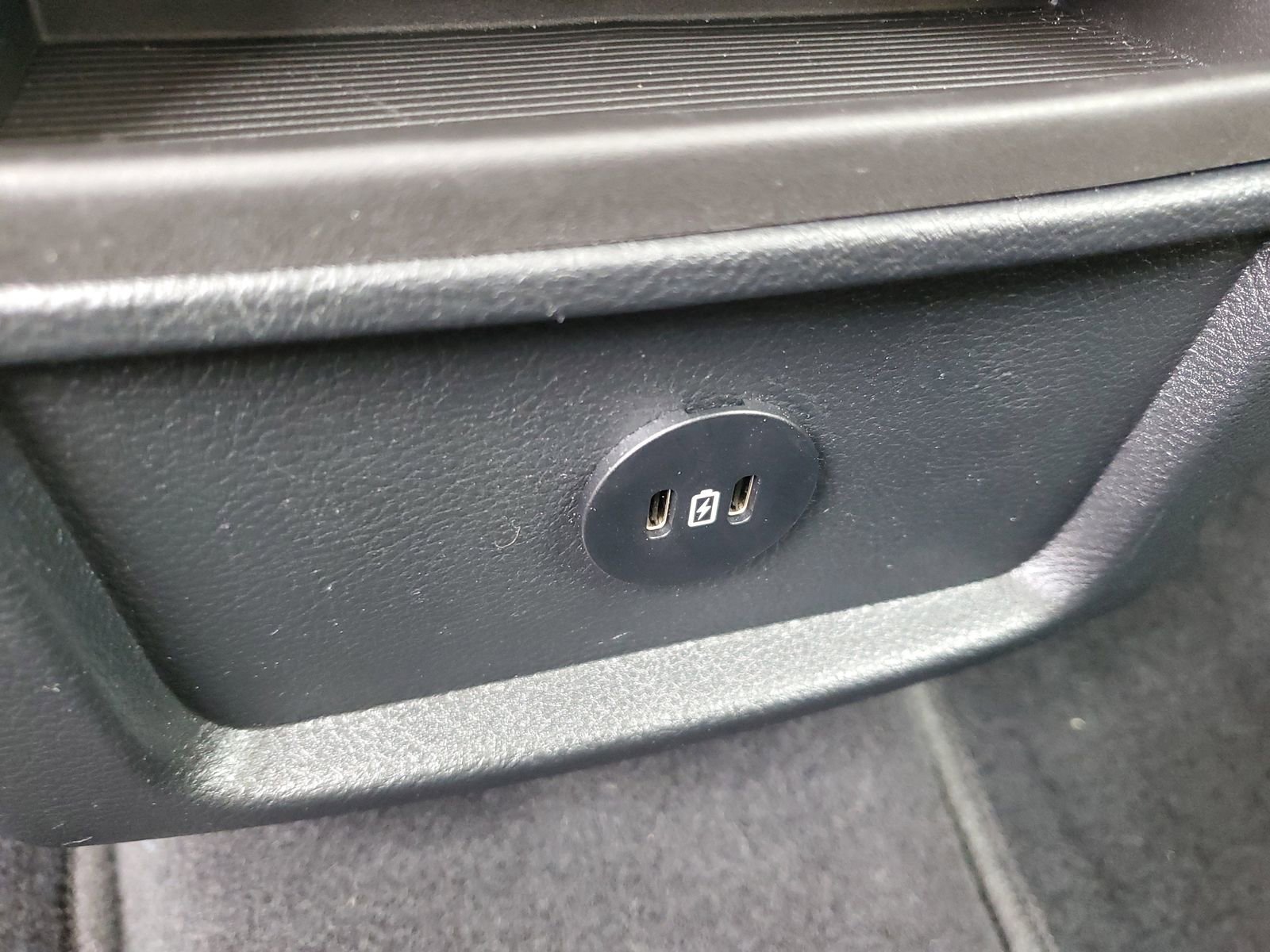 Certified 2024 Ford Edge SE image 11