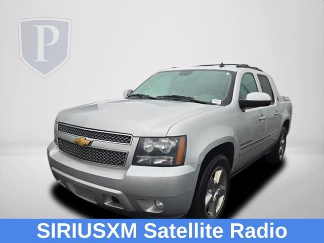 Used 2013 Chevrolet Avalanche LTZ image 11