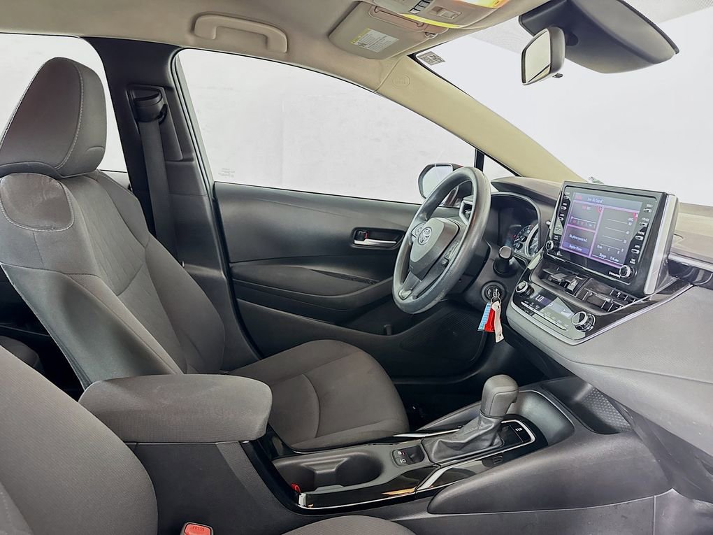 Used 2021 Toyota Corolla LE FWD image 32