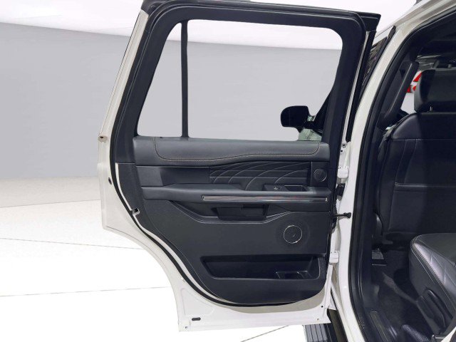Used 2023 Ford Expedition Platinum image 45