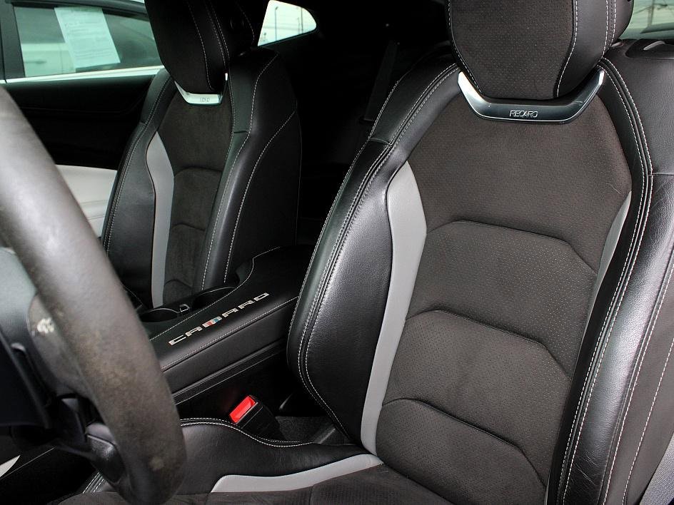 Used 2019 Chevrolet Camaro SS image 33