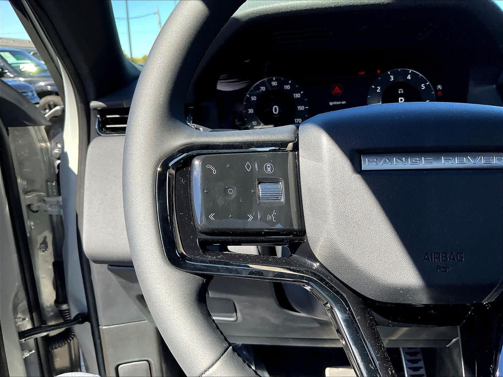 New 2026 Land Rover Range Rover Evoque Dynamic SE AWD/4WD image 17