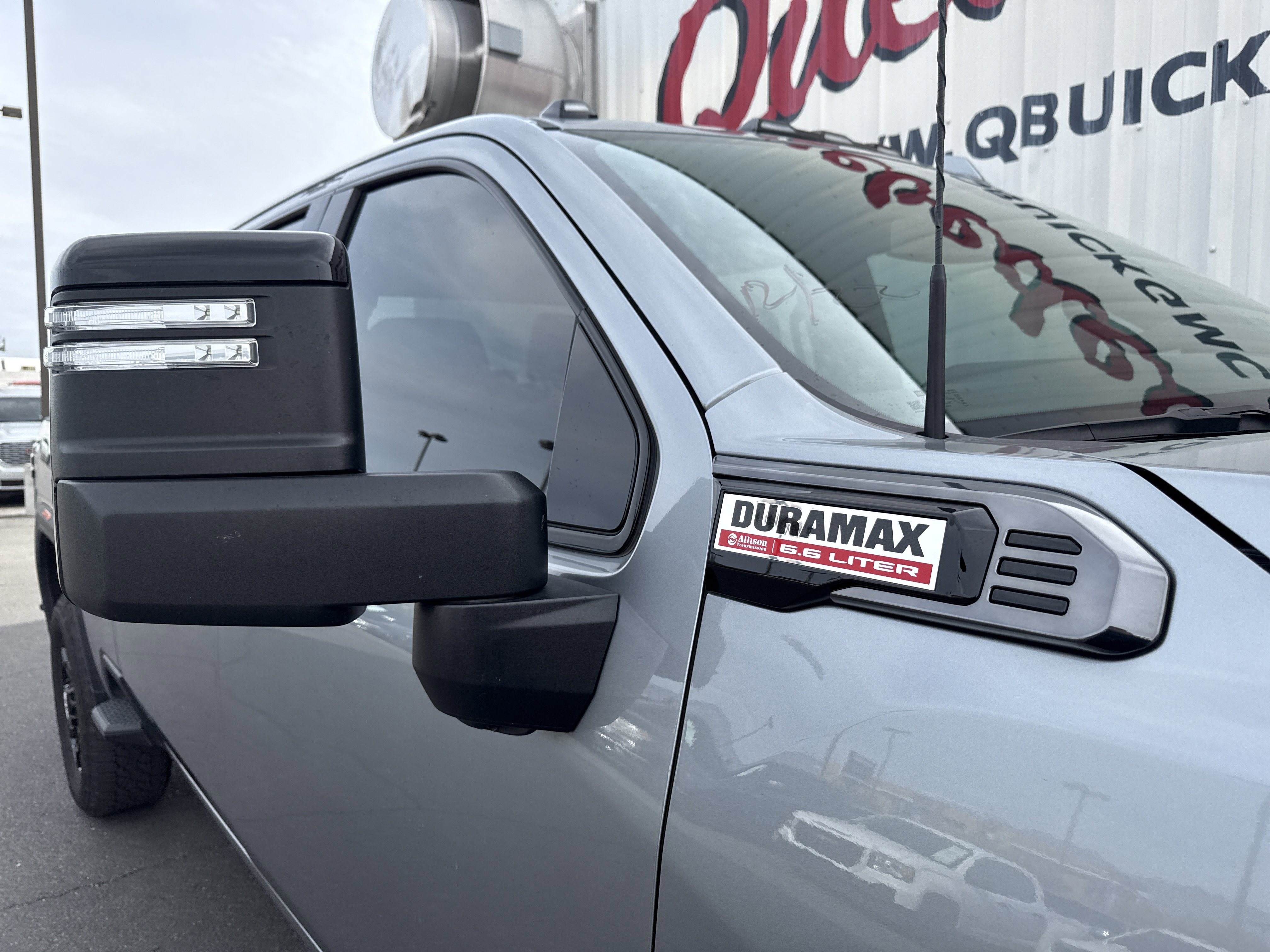 Used 2025 GMC Sierra 2500 AT4 image 9