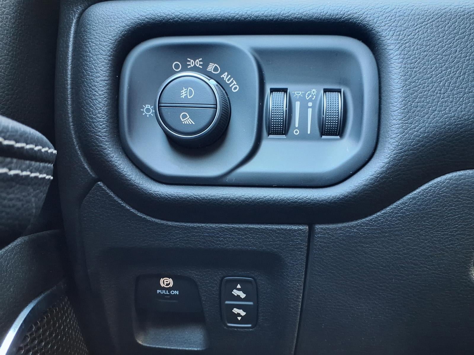 Certified 2025 RAM 1500 Laramie w/ Sport Appearance Package AWD/4WD image 15
