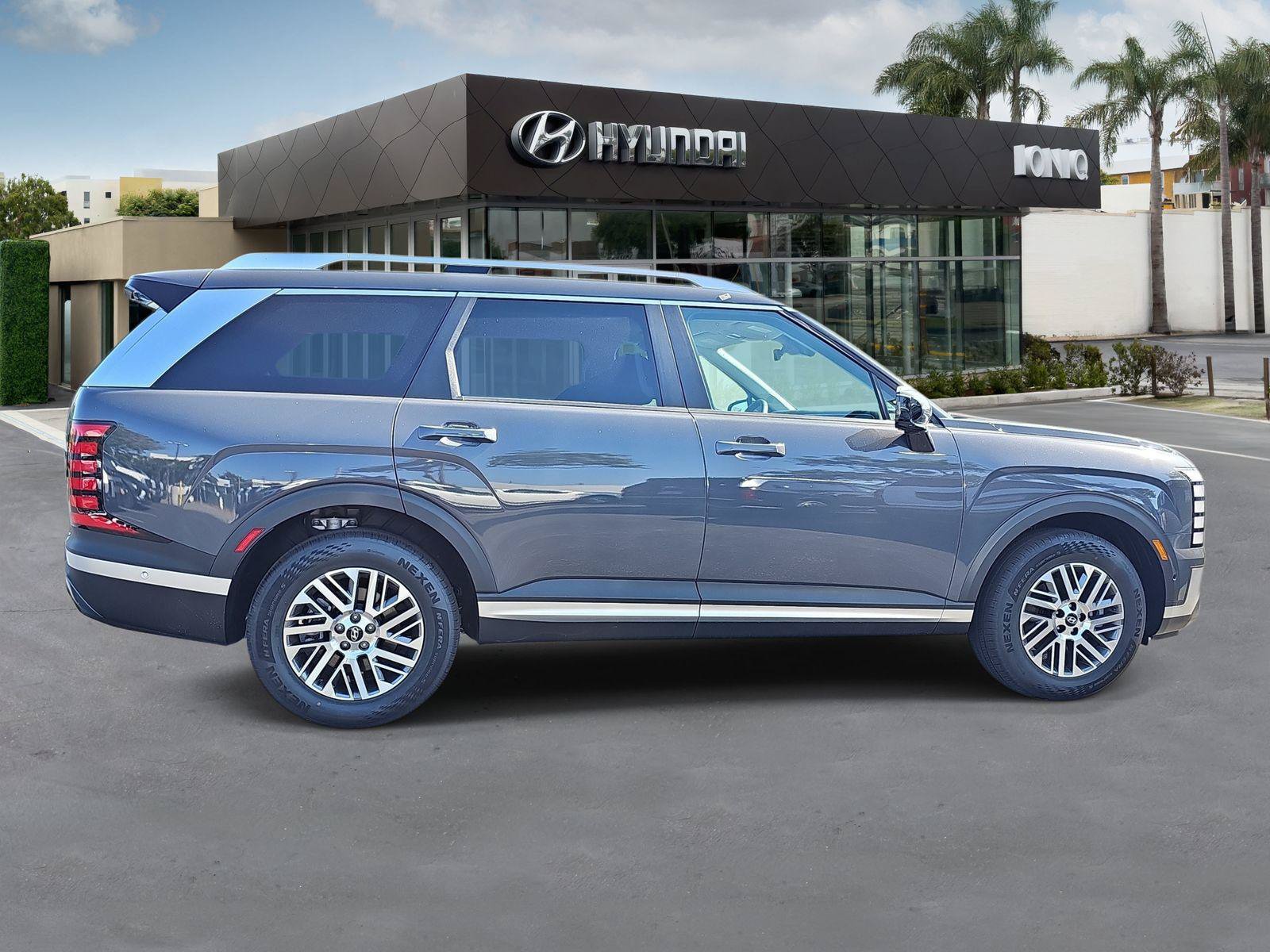 New 2026 Hyundai Palisade SEL FWD image 2