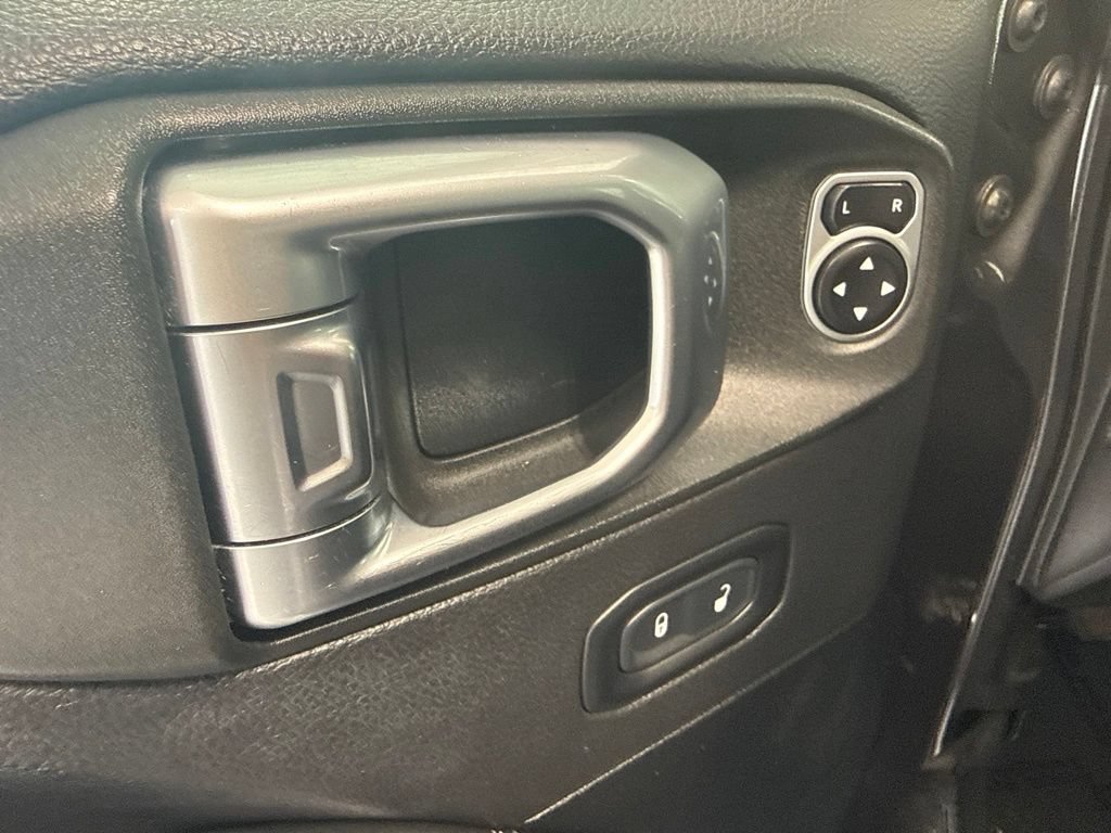 Used 2020 Jeep Wrangler Unlimited Sahara AWD/4WD image 20