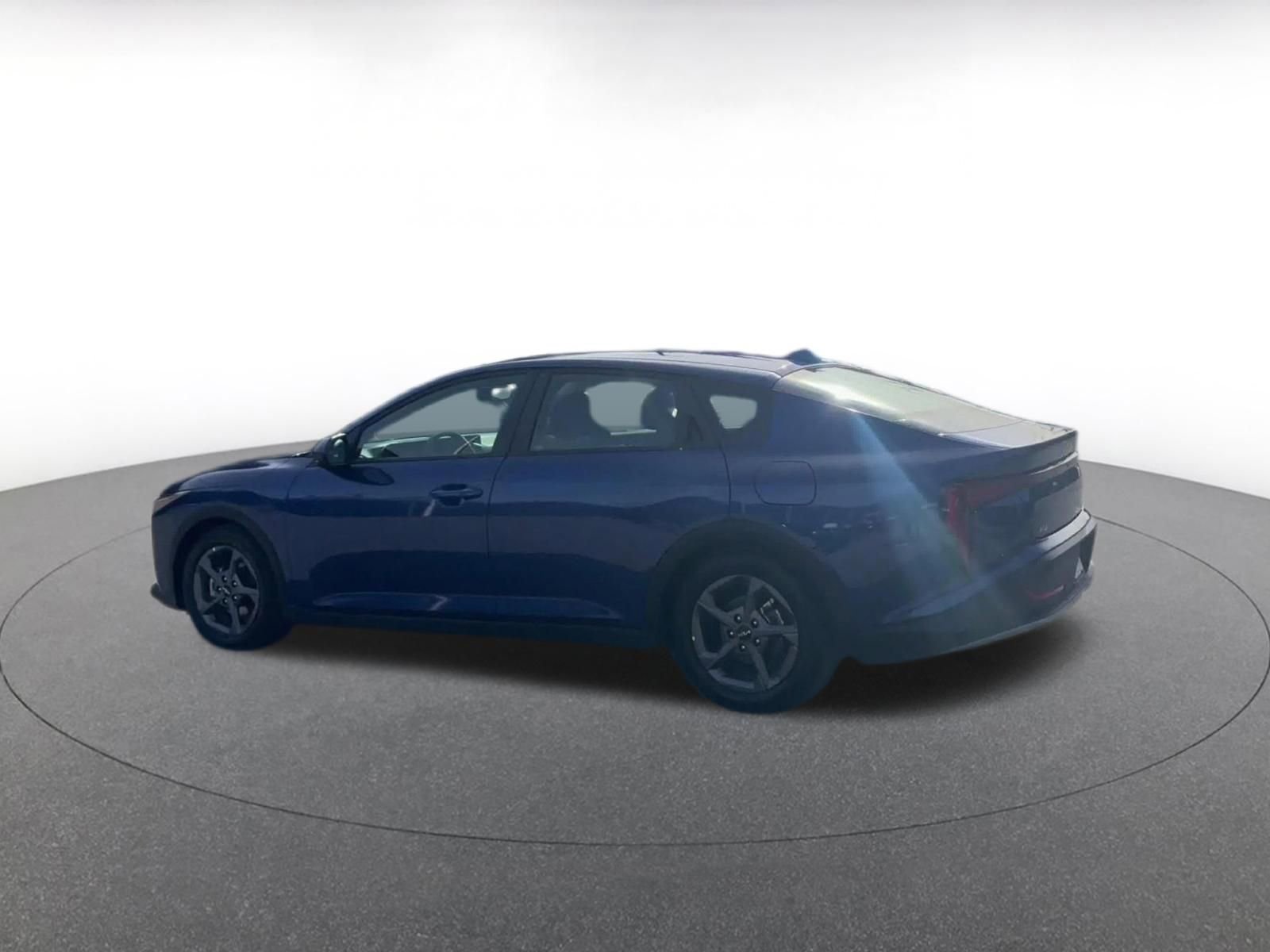 Used 2025 Kia K4 LXS image 10