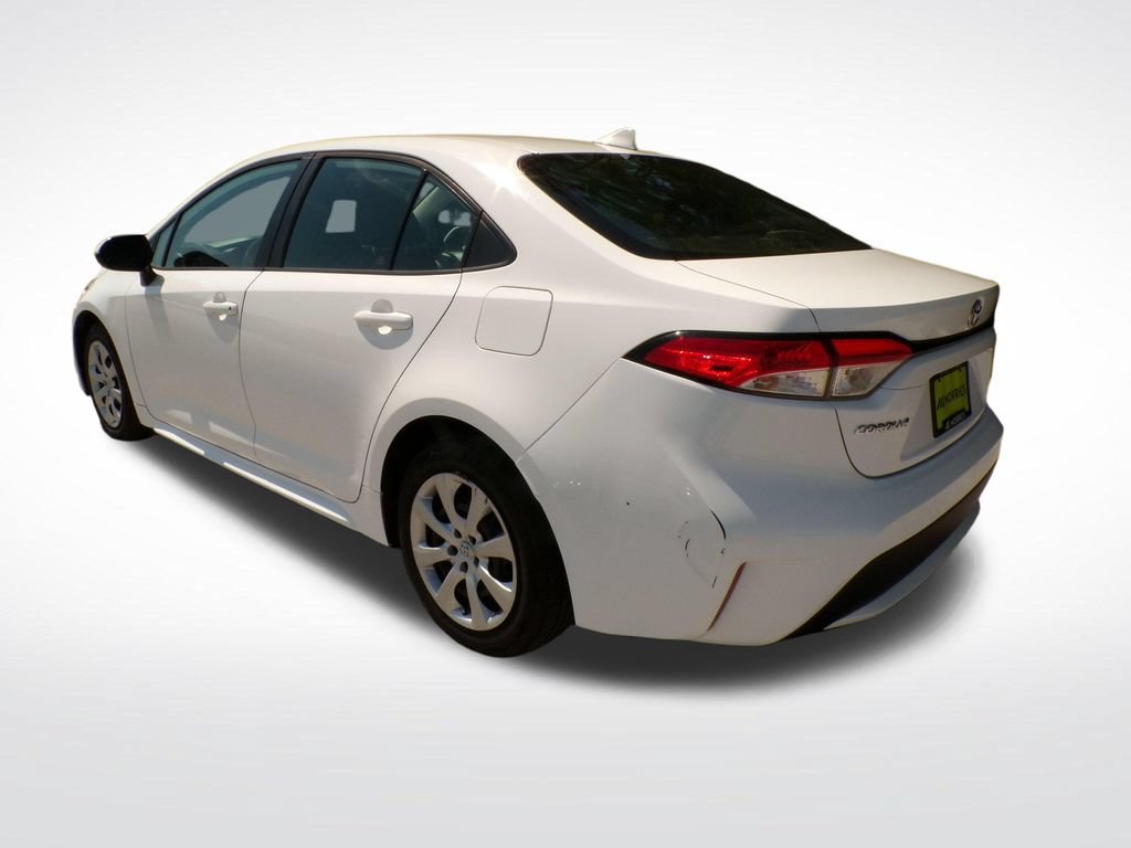 Used 2021 Toyota Corolla LE FWD image 4