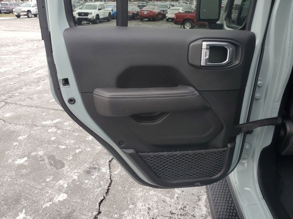 Used 2023 Jeep Wrangler Unlimited Sahara w/ Cold Weather Group image 24