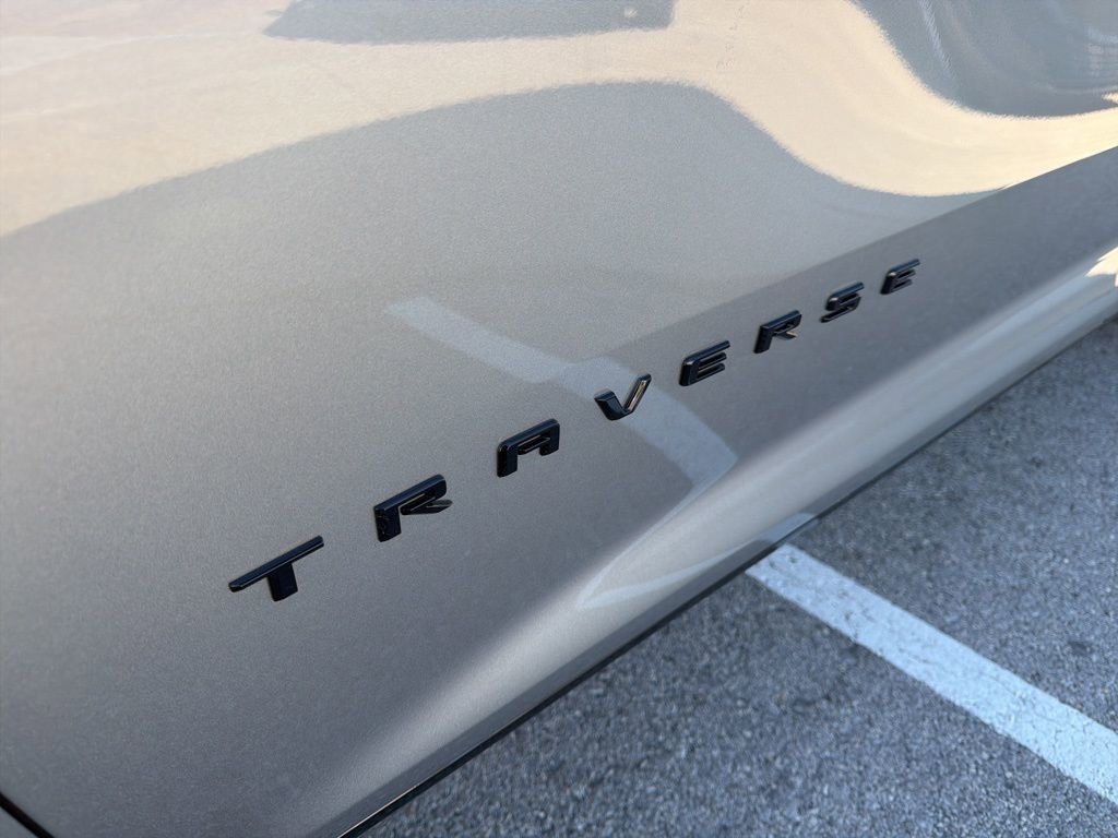 Certified 2025 Chevrolet Traverse RS w/ LPO, Illumination Package FWD image 9