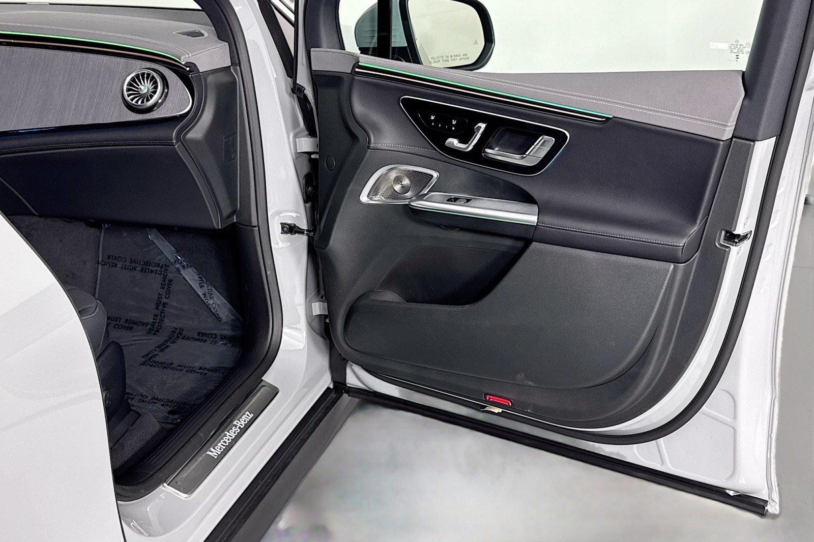 New 2026 Mercedes-Benz EQE 320 4MATIC SUV image 22