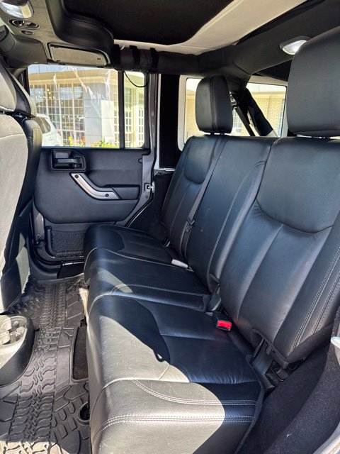 Used 2018 Jeep Wrangler Unlimited Sahara AWD/4WD image 17