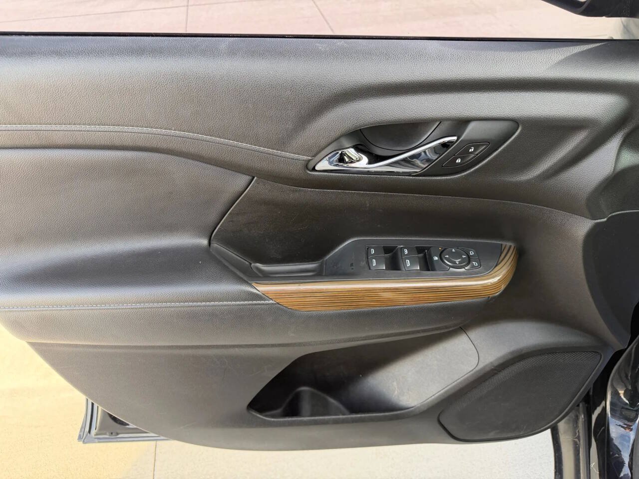 Used 2021 GMC Acadia SLE AWD/4WD image 20