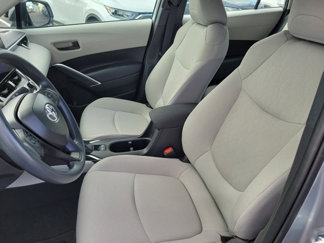 Used 2025 Toyota Corolla Cross L image 18