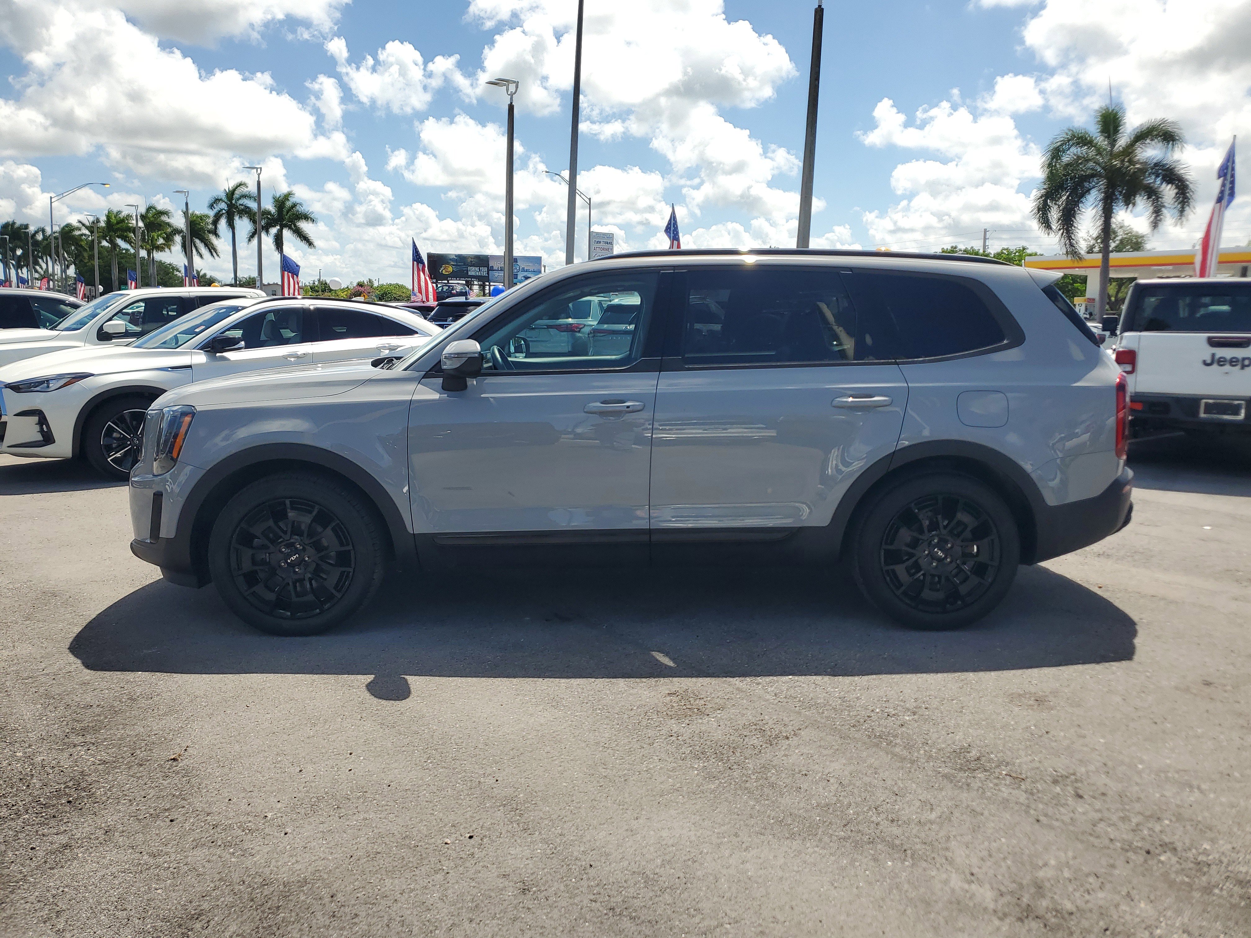Used 2022 Kia Telluride EX w/ EX Premium Package image 8