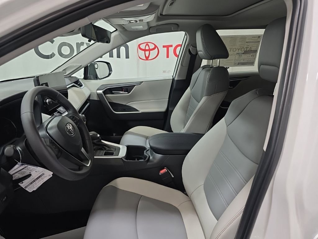 Used 2025 Toyota RAV4 XLE Premium image 25