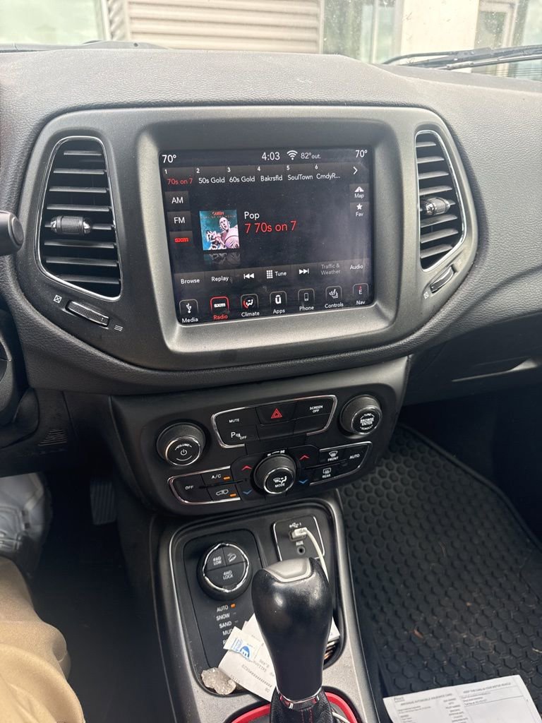 Used 2019 Jeep Compass Trailhawk w/ Cold Weather Group AWD/4WD image 16