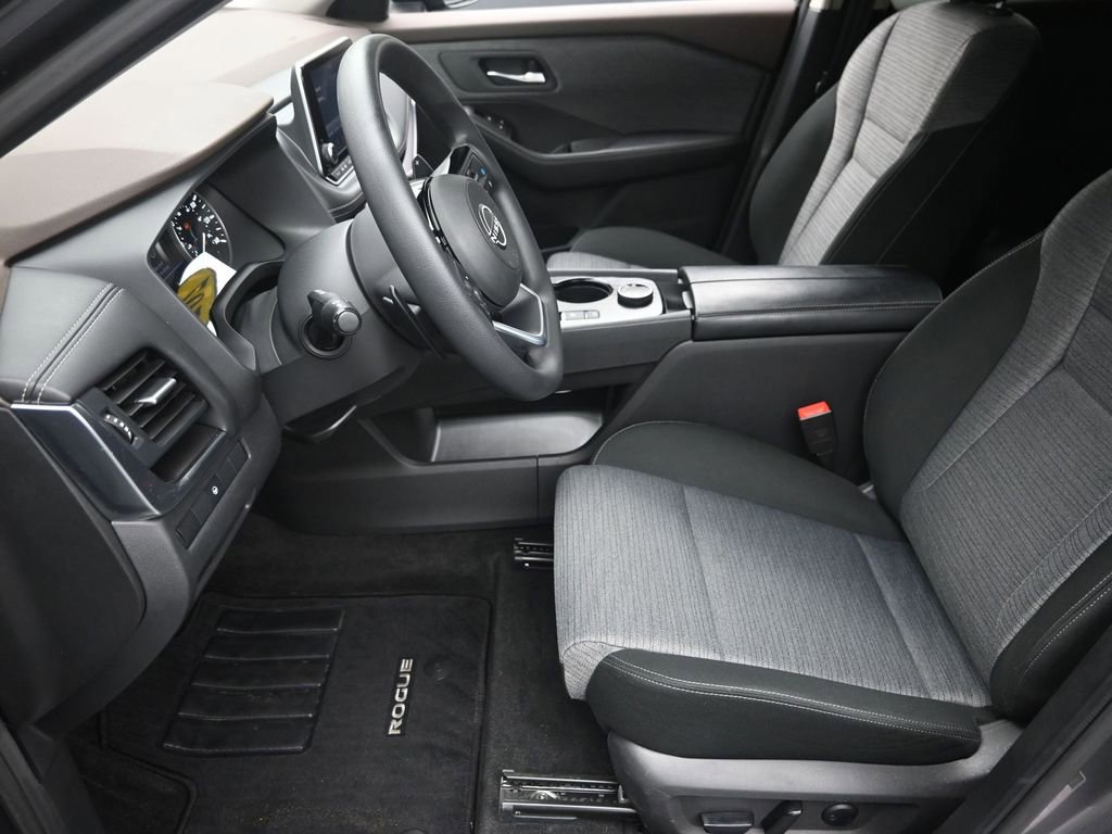 Used 2023 Nissan Rogue SV image 13