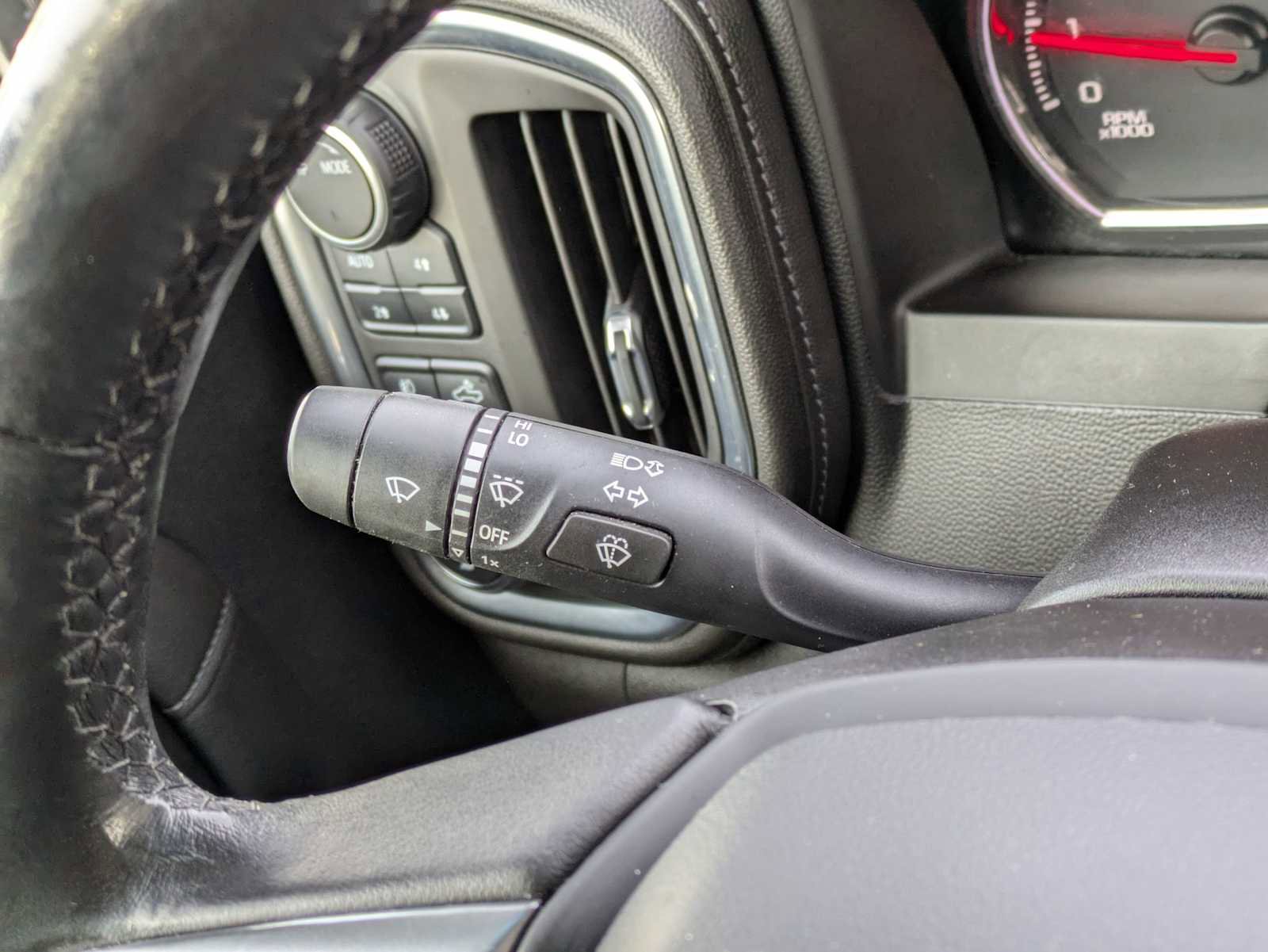 Used 2022 Chevrolet Silverado 1500 LT Trail Boss w/ Convenience Package II image 28