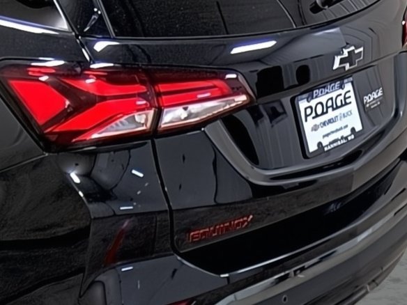 Used 2023 Chevrolet Equinox Premier AWD/4WD image 10