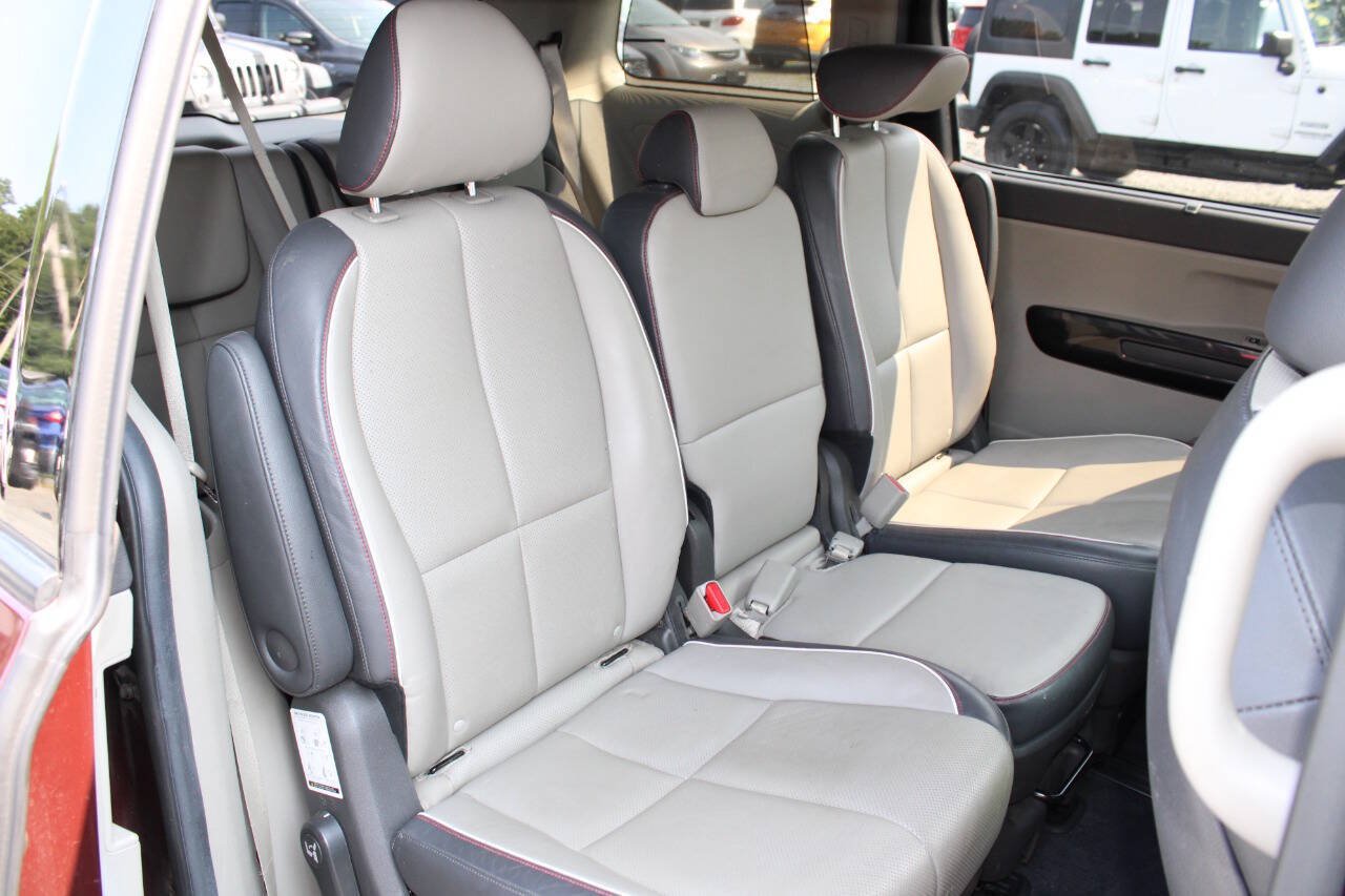 Used 2015 Kia Sedona EX w/ EX Premium Plus Package FWD image 19