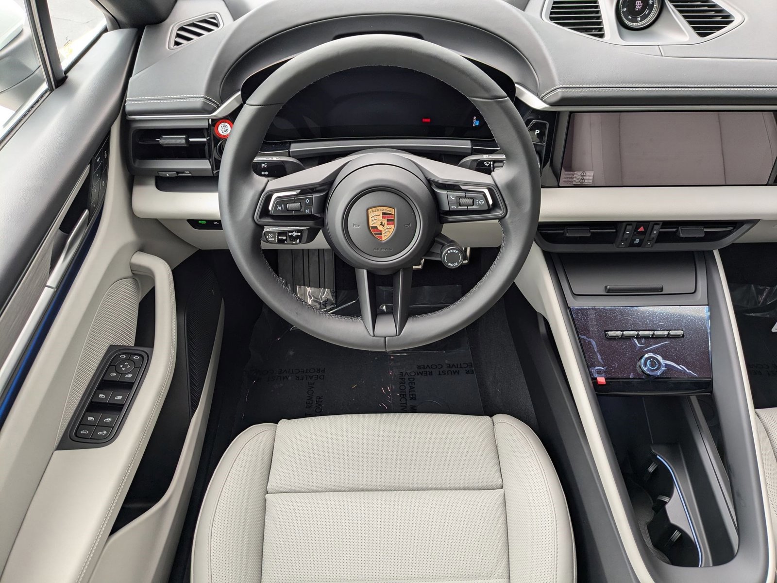 New 2025 Porsche Macan 4S Electric image 16