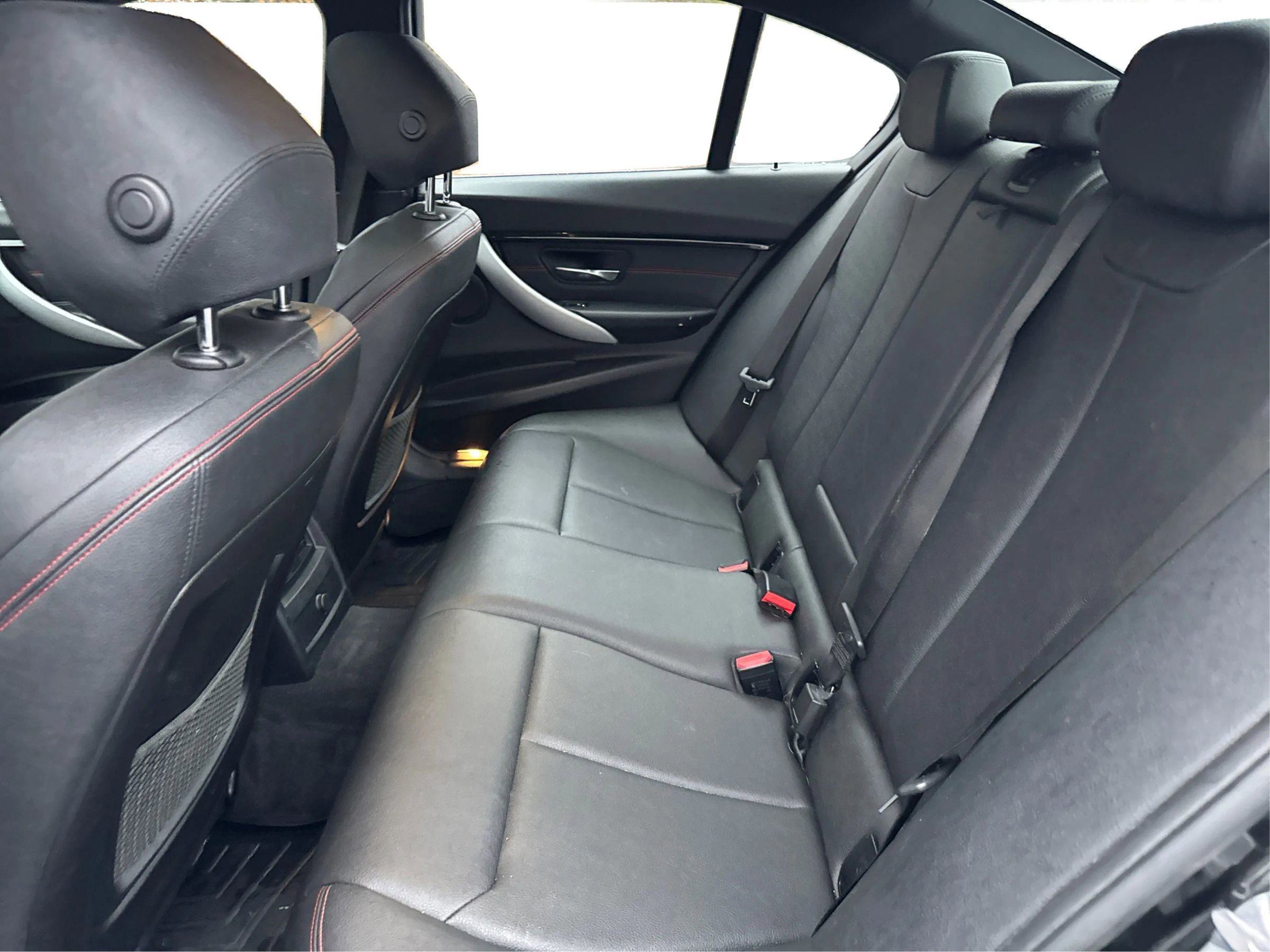 Used 2018 BMW 330i xDrive Sedan w/ Convenience Package AWD/4WD image 13