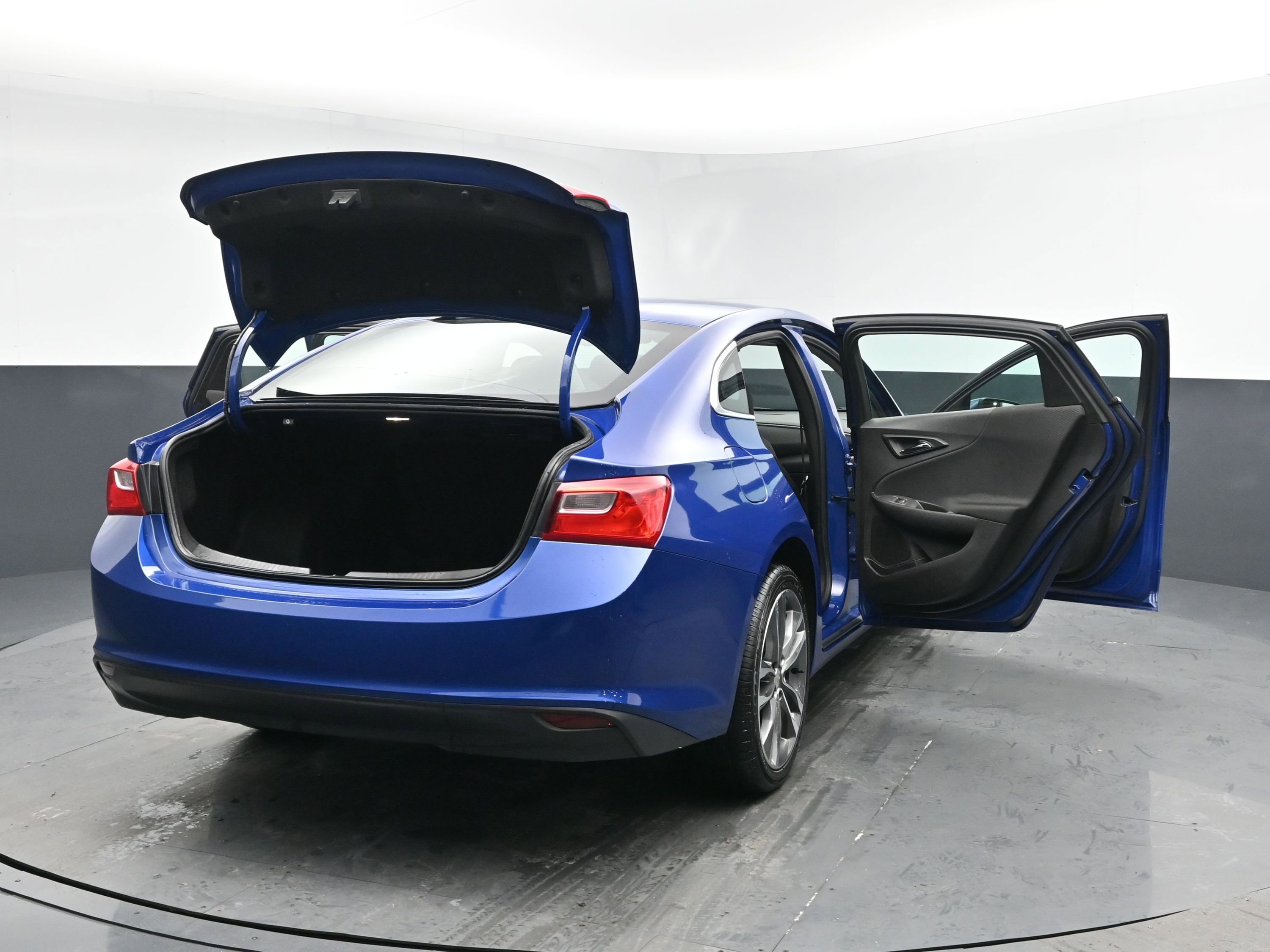 Used 2023 Chevrolet Malibu LT image 31