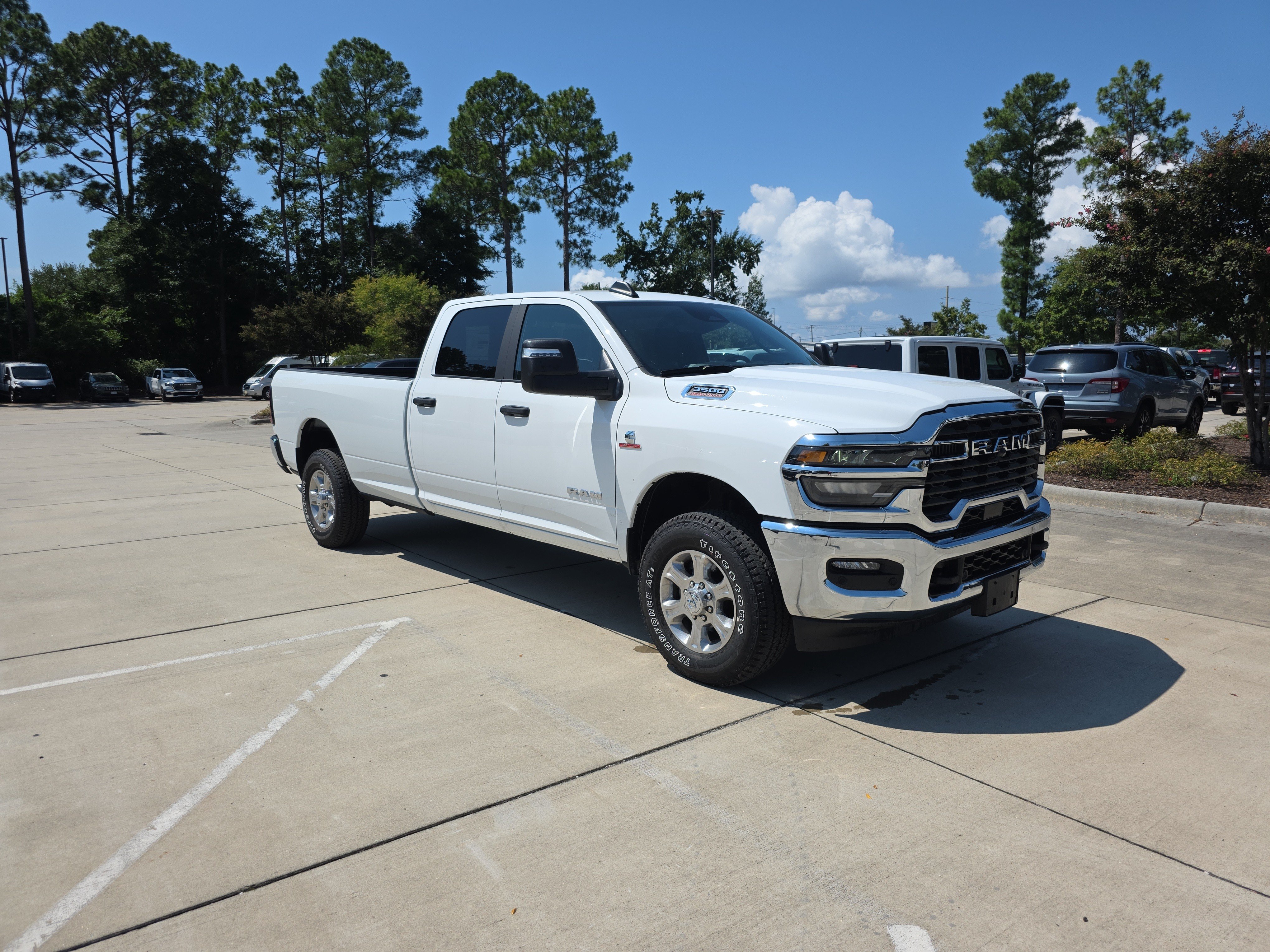 Used 2025 RAM 3500 Big Horn AWD/4WD image 2