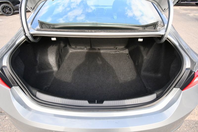 Used 2025 Chevrolet Malibu LT FWD image 7