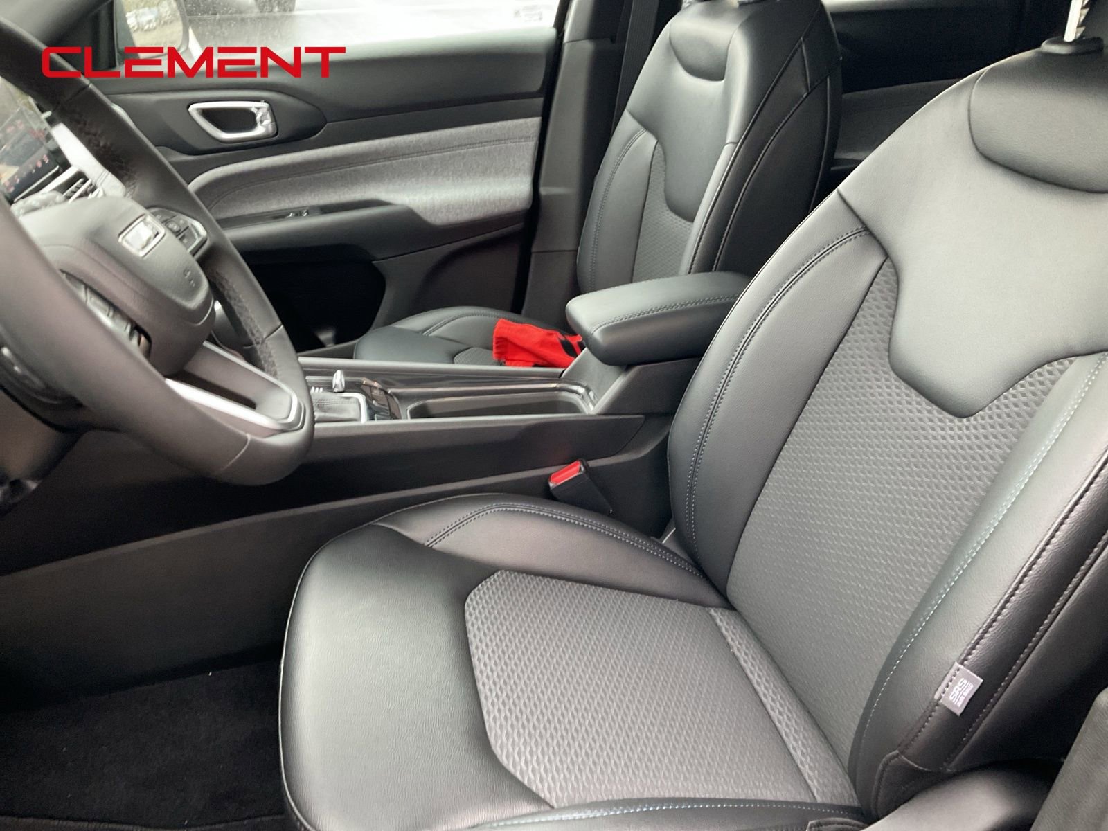 New 2026 Jeep Compass Latitude image 16