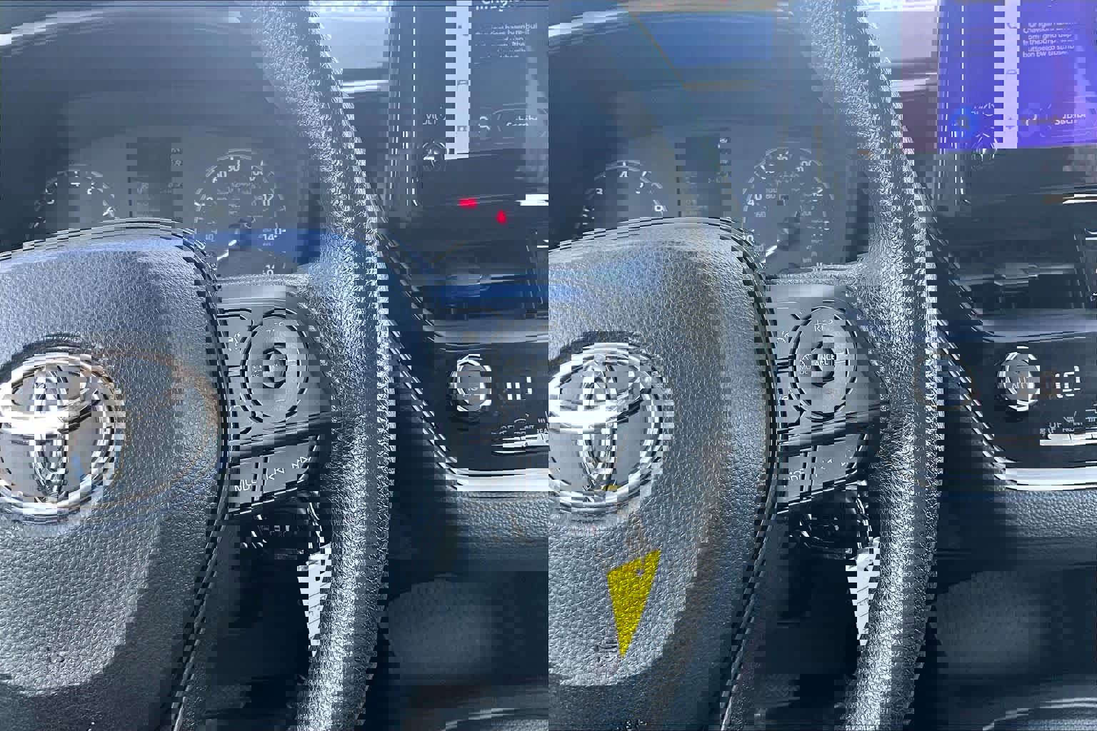 Used 2023 Toyota Corolla LE image 24