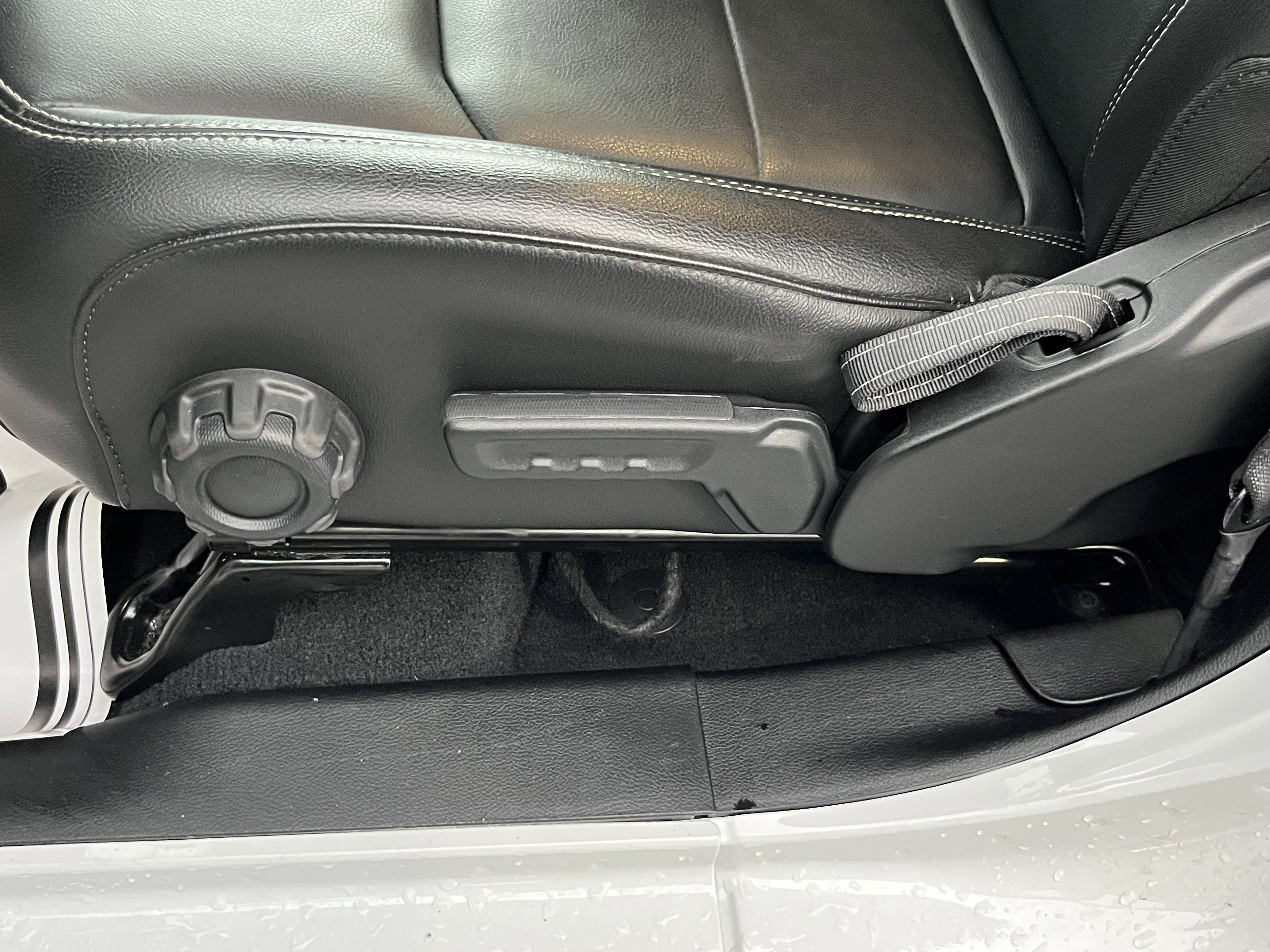 Used 2023 Jeep Wrangler Unlimited Sahara w/ Cold Weather Group image 15