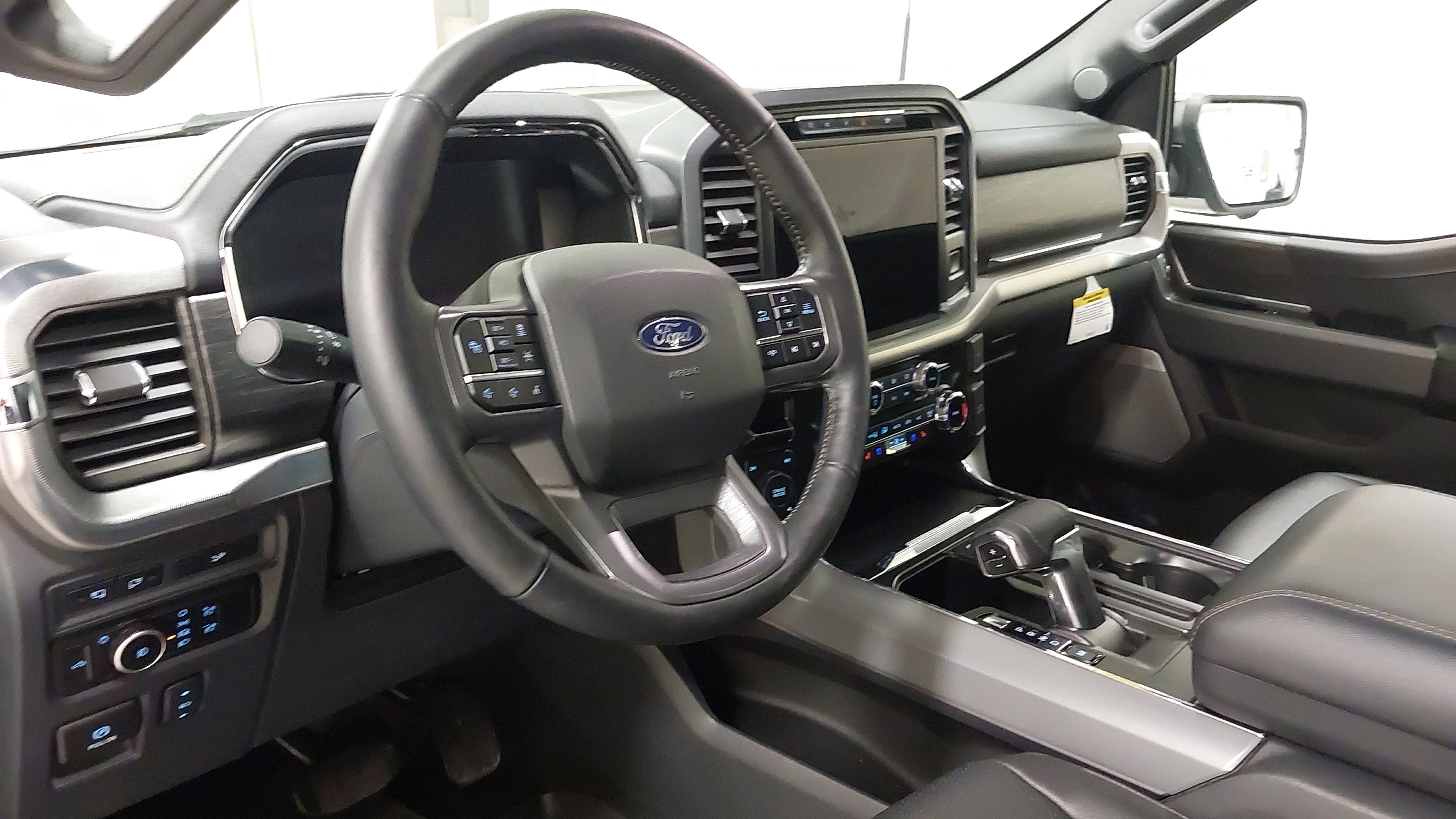 Used 2024 Ford F150 Lariat image 17