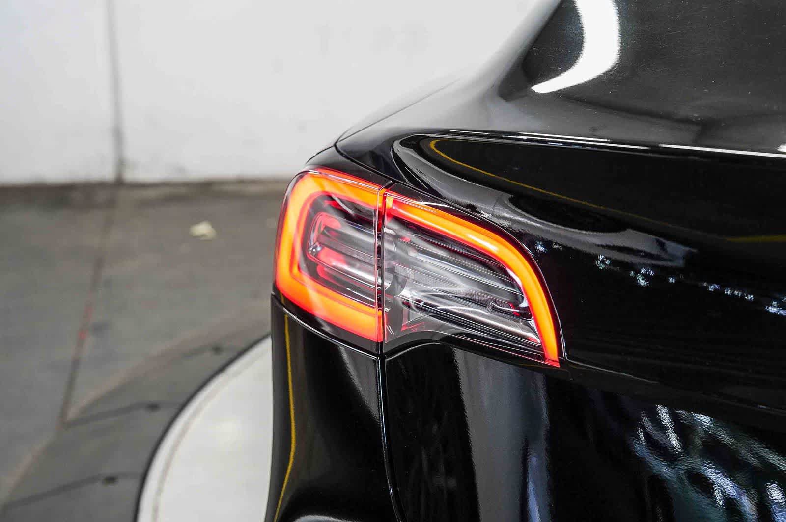 Used 2018 Tesla Model 3 Long Range AWD/4WD image 11