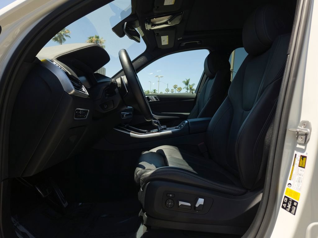 Used 2020 BMW X5 xDrive40i w/ M Sport Package AWD/4WD image 8