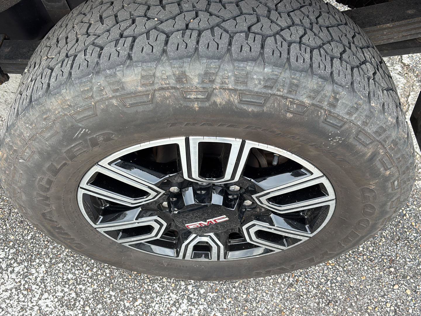 Used 2023 GMC Sierra 2500 AT4 w/ AT4 Premium Plus Package image 11