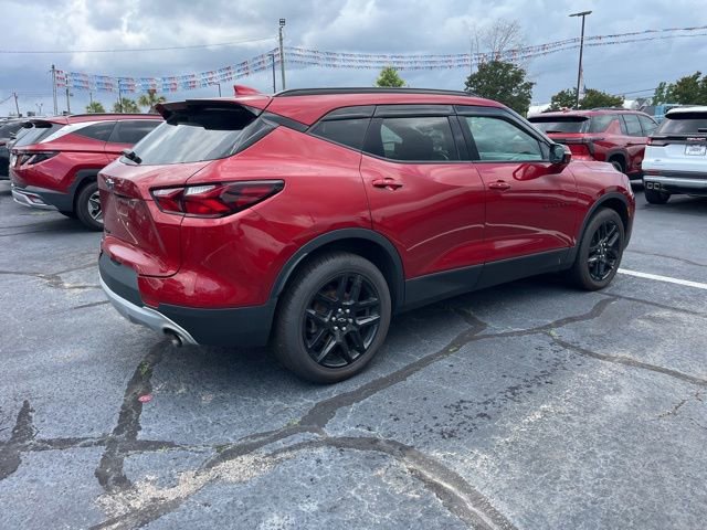 Used 2021 Chevrolet Blazer LT w/ Sound & Technology Package FWD image 2
