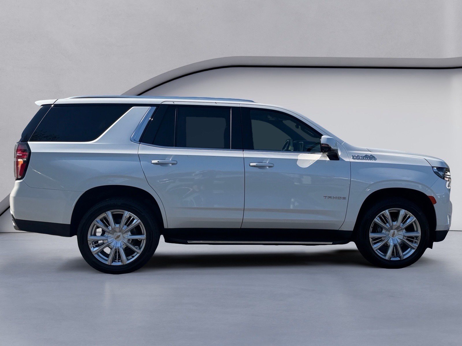 Used 2022 Chevrolet Tahoe High Country AWD/4WD image 6