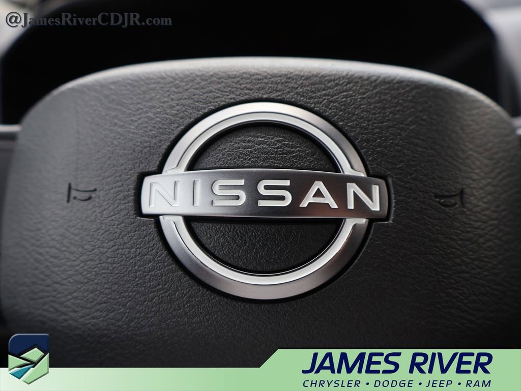 Used 2025 Nissan Rogue SV FWD image 27