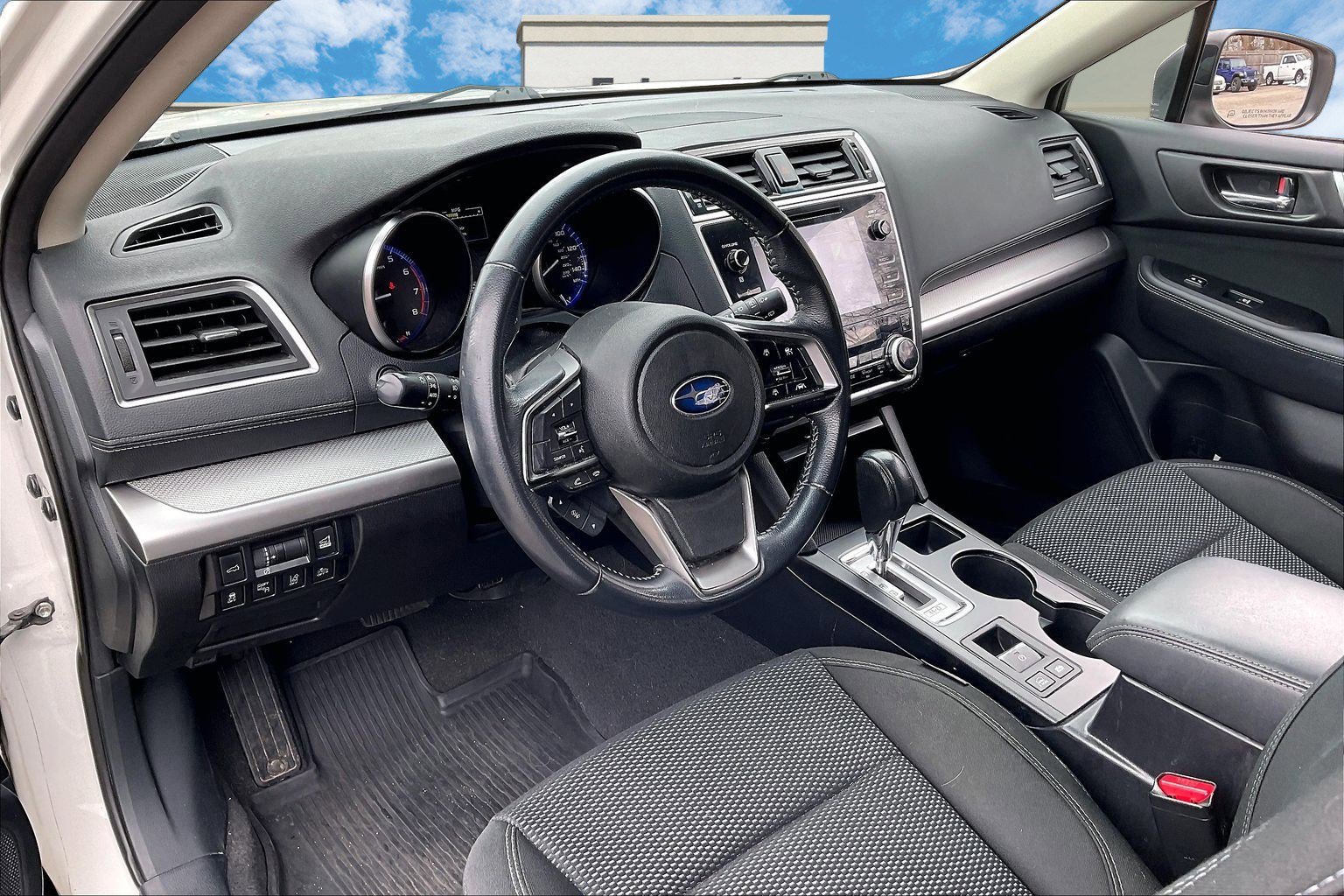 Used 2018 Subaru Outback 2.5i Premium image 13