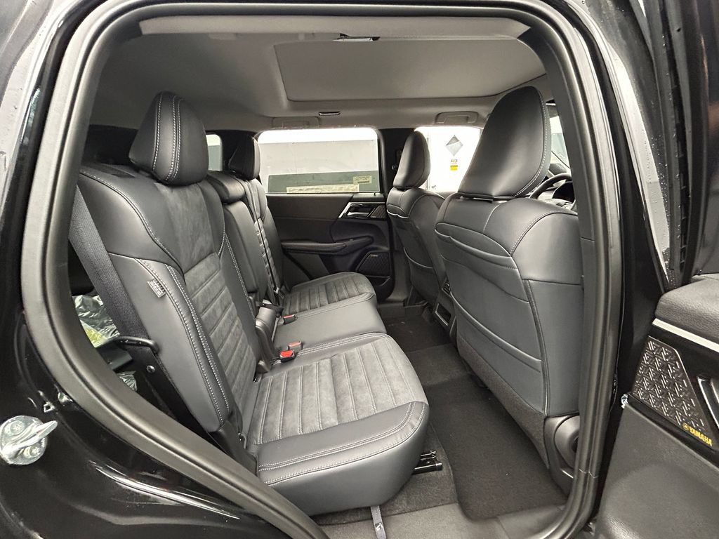 New 2026 Mitsubishi Outlander SE FWD image 13