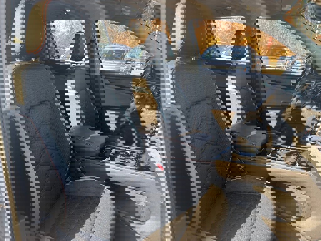 Used 2025 Volkswagen Atlas Peak Edition SE image 34