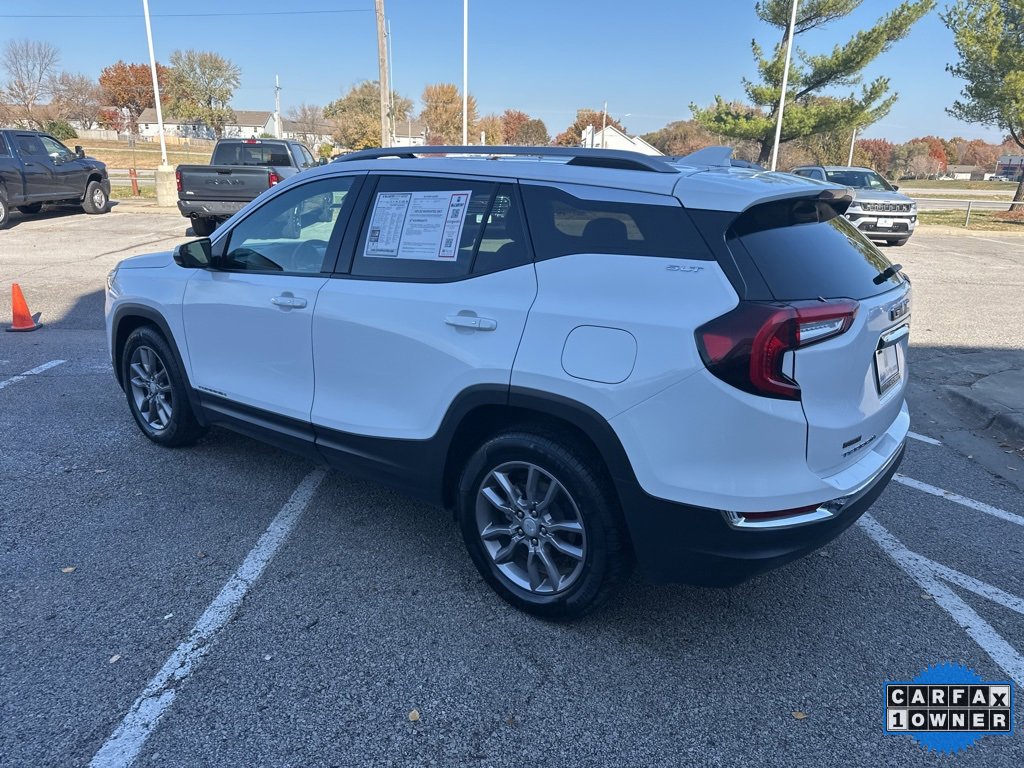 Used 2024 GMC Terrain SLT image 22